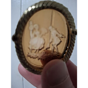 cameo brooch